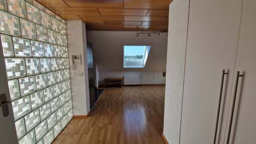 2 - 3 Zimmer Dachgeschoßwohnung in Saarbrücken
