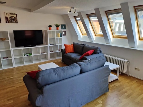 Dachgeschss1 - 3- Zimmerwohnung zur Miete in Wiesbaden