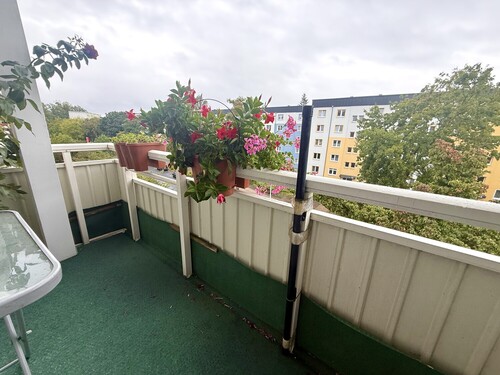 Balkon - 4 Zimmer Etagenwohnung in Neubrandenburg / Neubrandenburg Ost