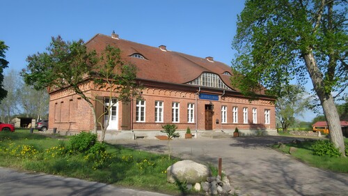 Fassade Neu - Viel Platz im Haus und auf dem Grundstück