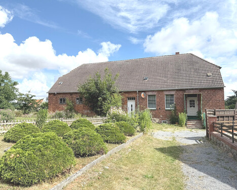 Straßenseite - 3 Zimmer Doppelhaushälfte in Woldegk