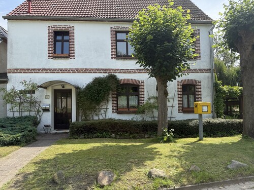 Haupteingang - Historisches Feldsteinhaus in Mitten der Seenlandschaft