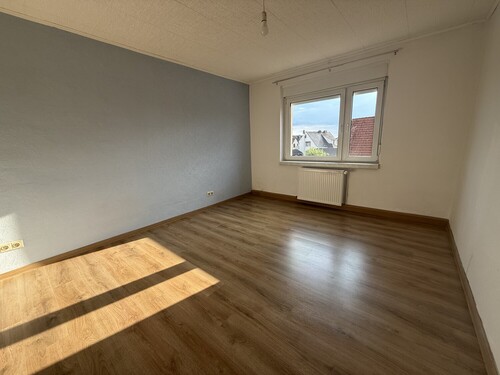 Wohnzimmer - Etagenwohnung mit 58,00 m&sup2; in Neustrelitz zum Kaufen