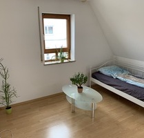 Helles Zimmer im eigenen Stockwerk (2er WG) - Augsburg