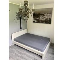Frauen/Mödels WG hat ab sofort Zimmer frei - Düsseldorf