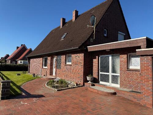 Nord-Ost - Großes Einfamilienhaus in Osteel (SG Brookmwerland)