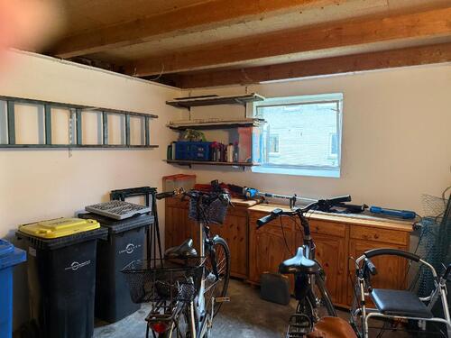 Garage - 