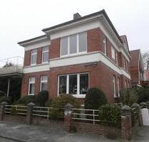 Altbau-Oberwohnung (ohne Schrägen)-neu renoviert - in Norden