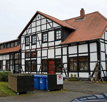 Weitläufige 5-Zimmer-Etage - 1.100,00&nbsp;EUR Kaltmiete, ca.&nbsp; 145,00&nbsp;m&sup2;&nbsp;Wohnfl&auml;che in Lehre (PLZ: 38165)