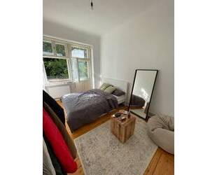 Altbau WG-Zimmer mit eigenem Balkon - Berlin