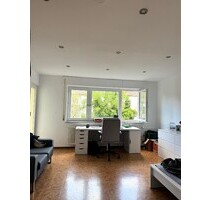 Gemütliches Zimmer in Frauen-WG - Karlsruhe