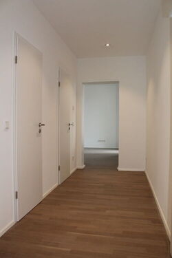 80HM4DZ80B - Helle 2-Zimmer-Wohnung mit EBK - 490,00&nbsp;EUR Kaltmiete, ca.&nbsp; 61,00&nbsp;m&sup2;&nbsp;Wohnfl&auml;che