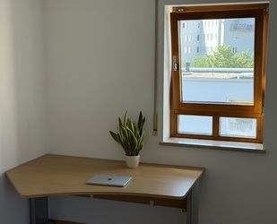 Helles Zimmer im eigenen Stockwerk + eigenem Bad (2er WG) - Augsburg