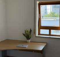 Helles Zimmer im eigenen Stockwerk + eigenem Bad (2er WG) - Augsburg