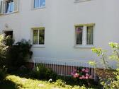 Hausansicht und Garten - 