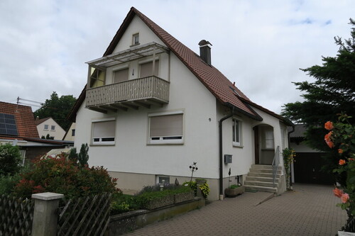 Gesamtansicht - Haus mit Garten zur Kurzeitmiete
