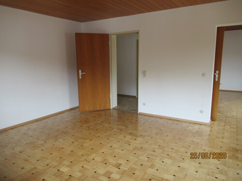 Bild 4 Wohnzimmer - 4- Zimmerwohnung mit 92,00 m&sup2; in Donzdorf zur Miete