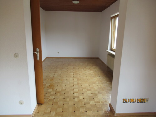 Bild 5 Wohnzimmer, Durchgang zum Esszimmer - 