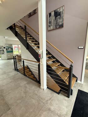 Modernes Treppenhaus Design - 