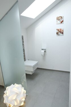 Licht durchflutet Sanitärbereich - 