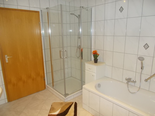 modernisiertes Bad OG - 