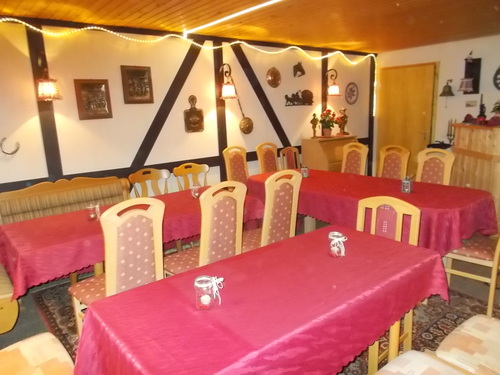 Kellerbar mit Platz für ca. 20 Personen - 