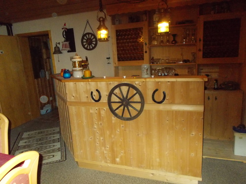 Kellerbar mit Theke und Zapfanlage - 