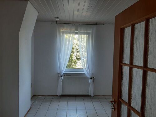 013 - 8 Zimmer Einfamilienhaus zur Miete in Nordstemmen