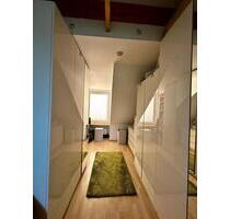 Tolle Dachgeschosswohnung - 900,00&nbsp;EUR Kaltmiete, ca.&nbsp; 105,00&nbsp;m&sup2;&nbsp;Wohnfl&auml;che in Essen (PLZ: 45359)