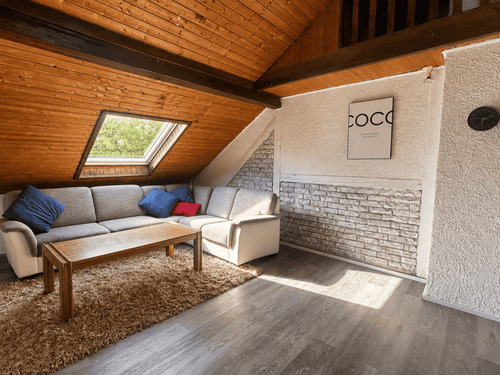 Bad, Blick aus dem Flur - WG-Zimmer 12,8 oder 13,9 m² 