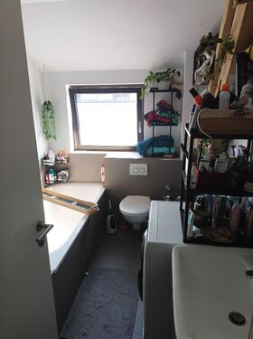 Badezimmer mit Dusche und Wanne und Waschmaschine - andere in Konstanz Petershausen