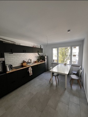 53861ba8-6d2e-47b3-98d8-0d06d411b08f - WG Zimmer in Super Lage, sanierte Wohnung