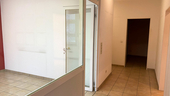 Eingangsflur von der Hohenfuhrstraße mit Blick in das erste Büro - 