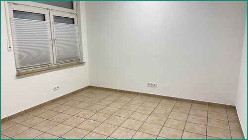 Büro 1 zur Straße - 