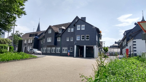Öffentliches Parken für 2 Stunden auf dem Rathausparkplatz - Büro in Radevormwald zur Miete