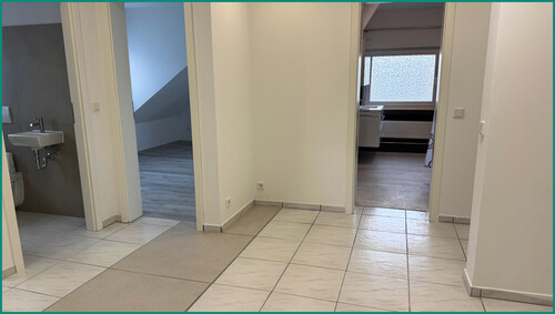 Großer offener Flur- und... - 3 Zimmer Dachgeschoßwohnung in Radevormwald