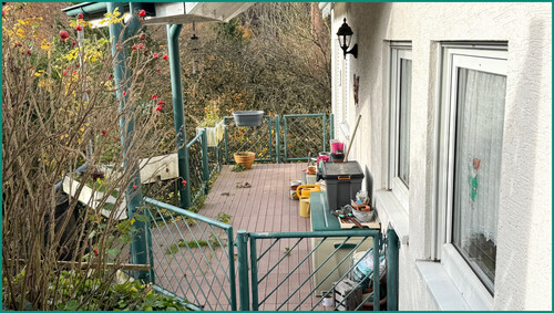Großer Balkon mit Blick ins Grüne - 