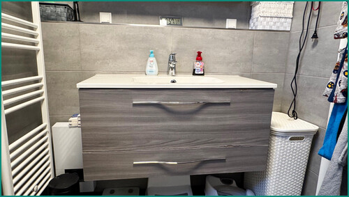 ...und Waschtischunterschrank - 