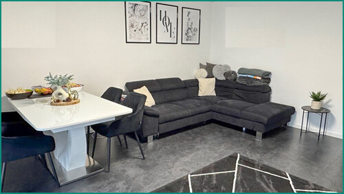 Platz für eine Coutschlandschaft und einen Esstisch - 