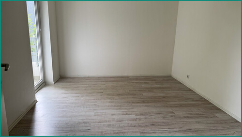 Schlafzimmer ebenfalls mit Balkonzugang - 