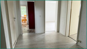 Helle und gut belichtete Diele mit viel Platz - 