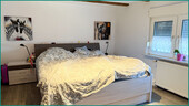 Schlafzimmer mit viel Platz... - 