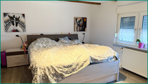 Schlafzimmer mit viel Platz... - 