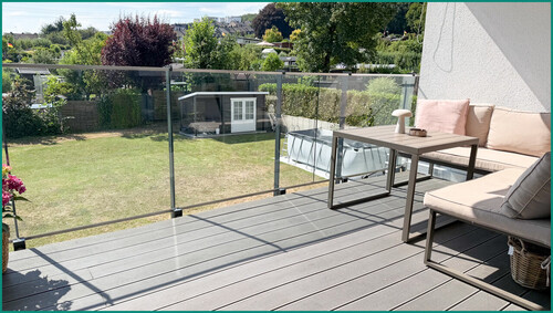 ...Zugang zum großen und überdachten Balkon mit... - 