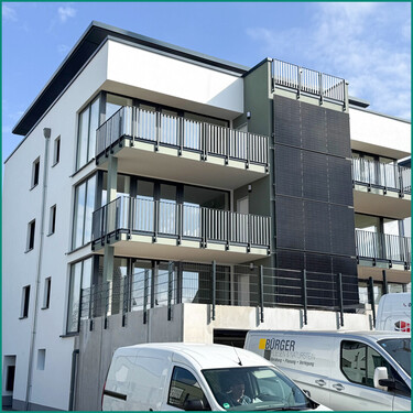 Wohnhausansicht von der Straße - 