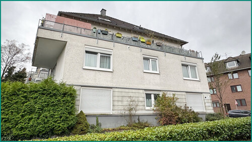 Ansicht des Wohnhauses von der Seite - 10 Zimmer Mehrfamilienhaus, Wohnhaus zum Kaufen in Remscheid