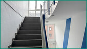 Gepflegtes helles Treppenhaus - 