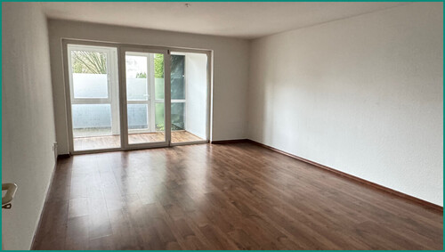 Sehr viel Platz in der Wohnung im Erdgeschoss auch im Wohn-Esszimmer mit... - 
