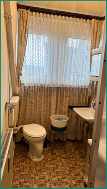 Badezimmer im Dachgeschoss - 