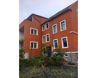 ObjNr:19760 - Teilsaniertes Dreifamilienhaus als Renditeobjekt - Geringswalde